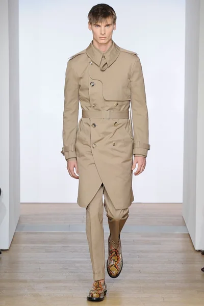 Look 15
